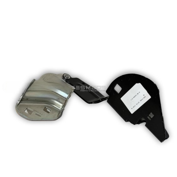 HOOD HINGE, ACTIVE, RIGHT HAND - Model 3
