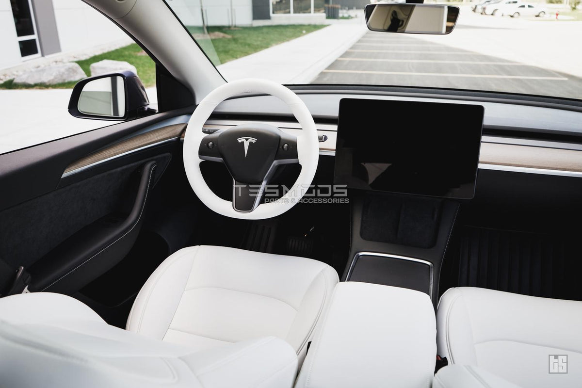 Model Y Steering Wheel Cover – Hand Stitch – Dove White