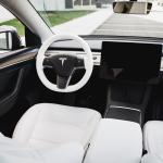 Model Y Steering Wheel Cover – Hand Stitch – Dove White