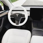 Model 3 Steering Wheel Cover – Hand Stitch – Dove White
