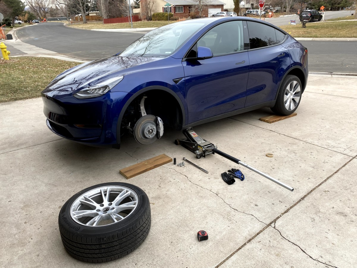 What Goes Wrong with Tesla Model Y Wheels and How to Handle It?